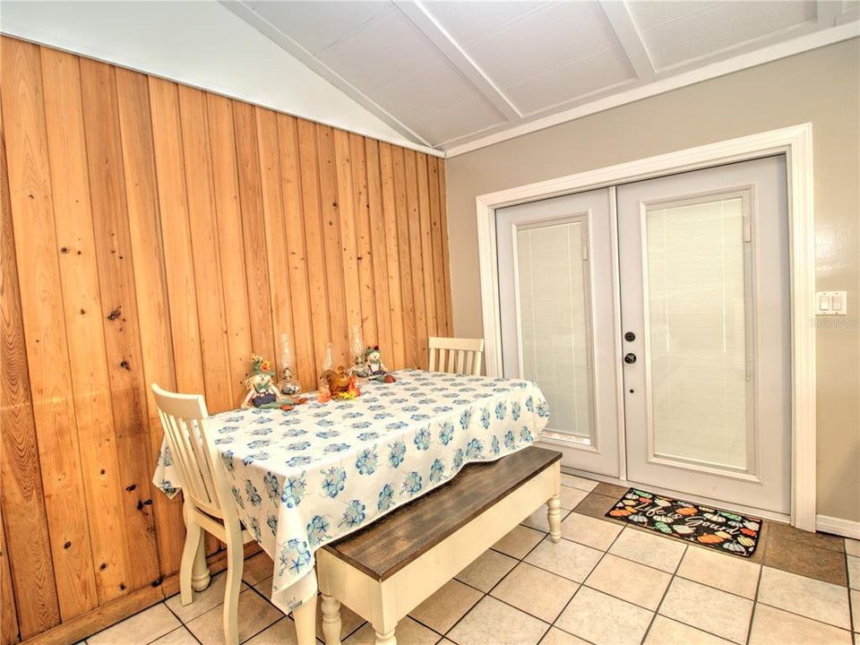 На продажу: $219,999 (3 спален, 2 ванн, 1321 Квадратных фут)