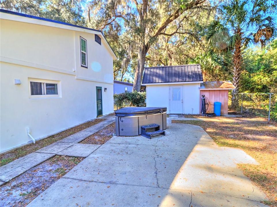 На продажу: $219,999 (3 спален, 2 ванн, 1321 Квадратных фут)