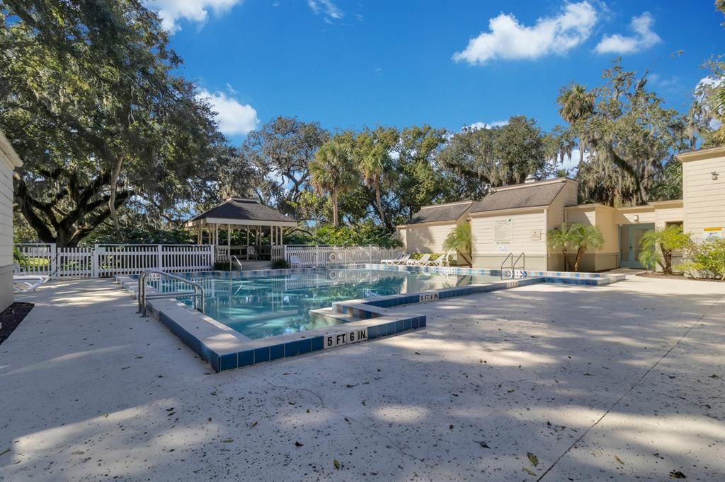 На продажу: $245,000 (2 спален, 2 ванн, 1599 Квадратных фут)