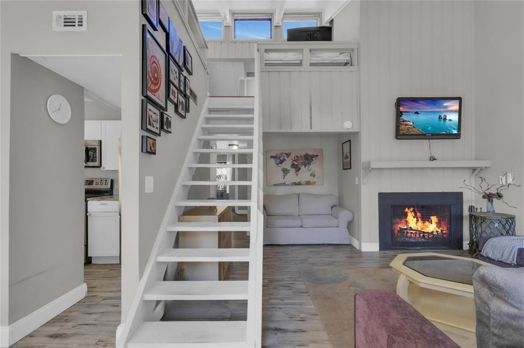 На продажу: $245,000 (2 спален, 2 ванн, 1599 Квадратных фут)