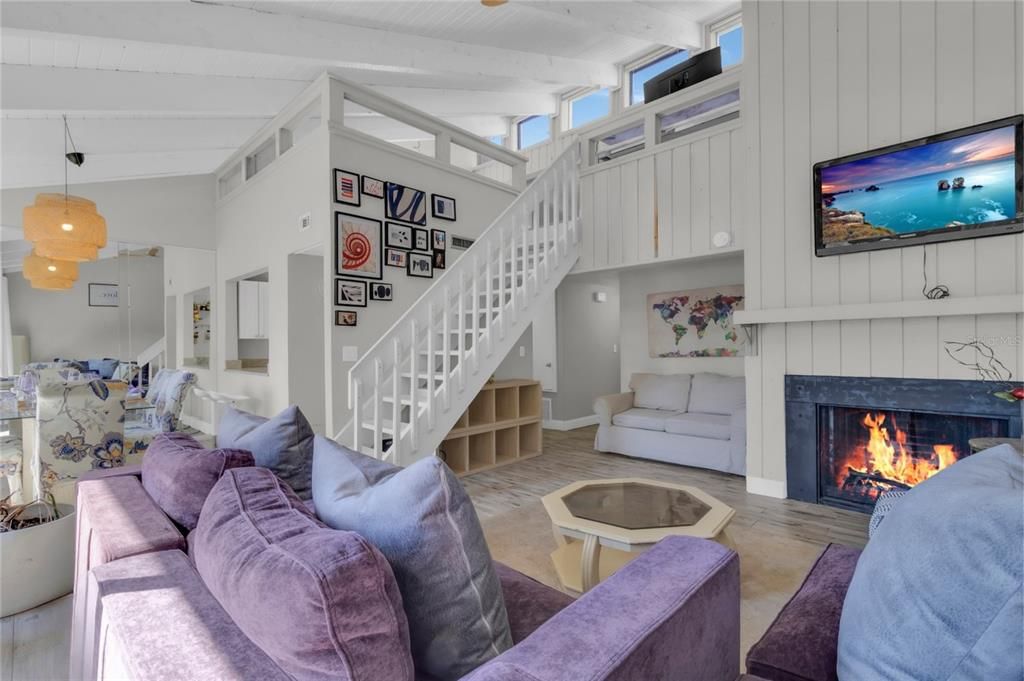 На продажу: $245,000 (2 спален, 2 ванн, 1599 Квадратных фут)