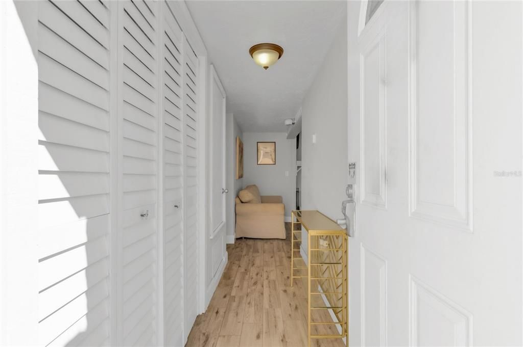 На продажу: $245,000 (2 спален, 2 ванн, 1599 Квадратных фут)