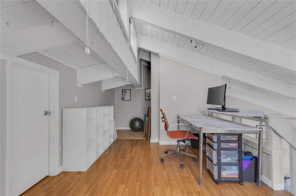 На продажу: $245,000 (2 спален, 2 ванн, 1599 Квадратных фут)