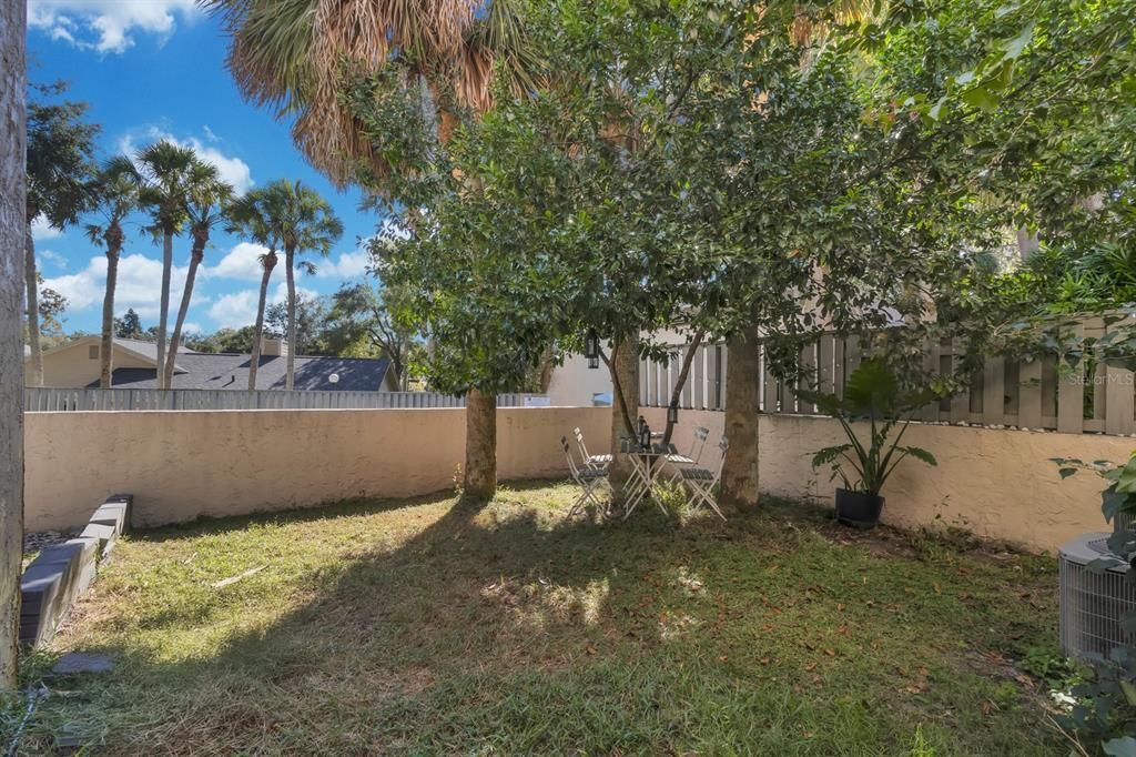 На продажу: $245,000 (2 спален, 2 ванн, 1599 Квадратных фут)