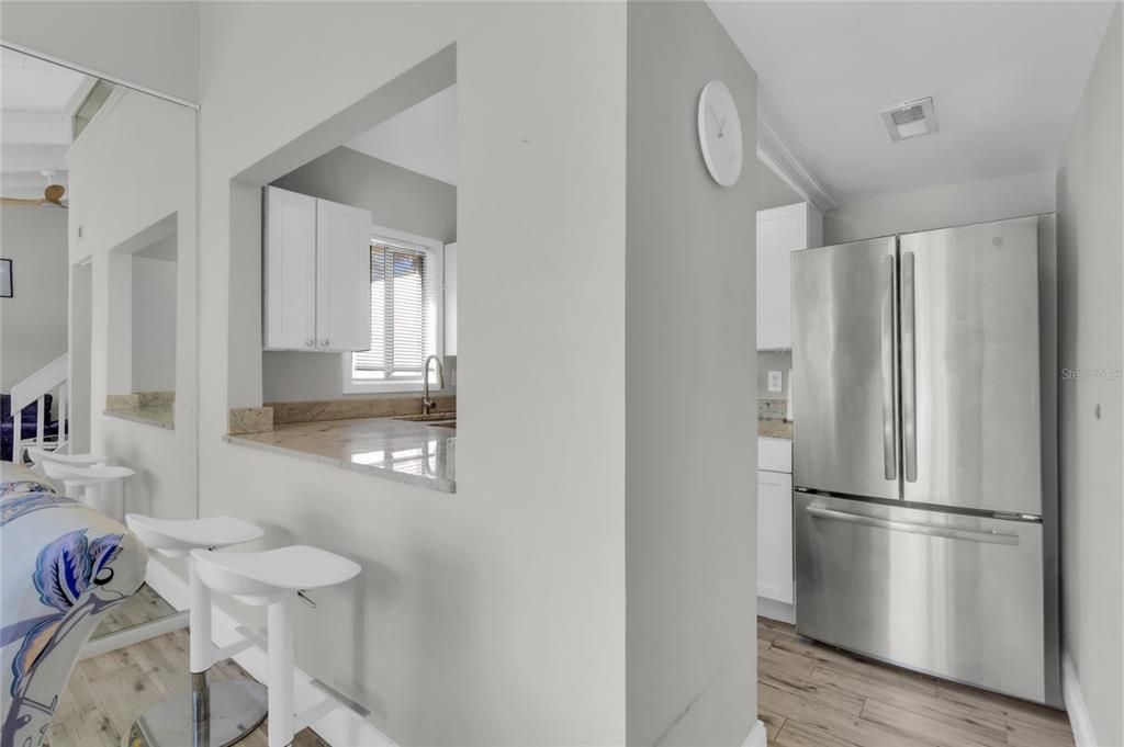 На продажу: $245,000 (2 спален, 2 ванн, 1599 Квадратных фут)