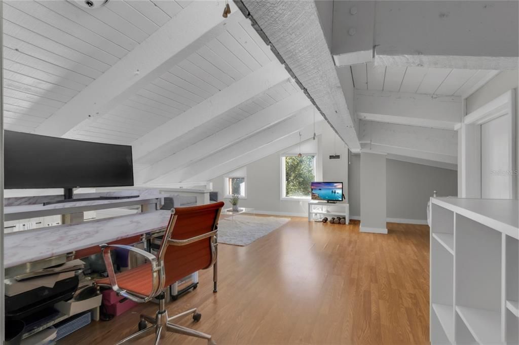 На продажу: $245,000 (2 спален, 2 ванн, 1599 Квадратных фут)