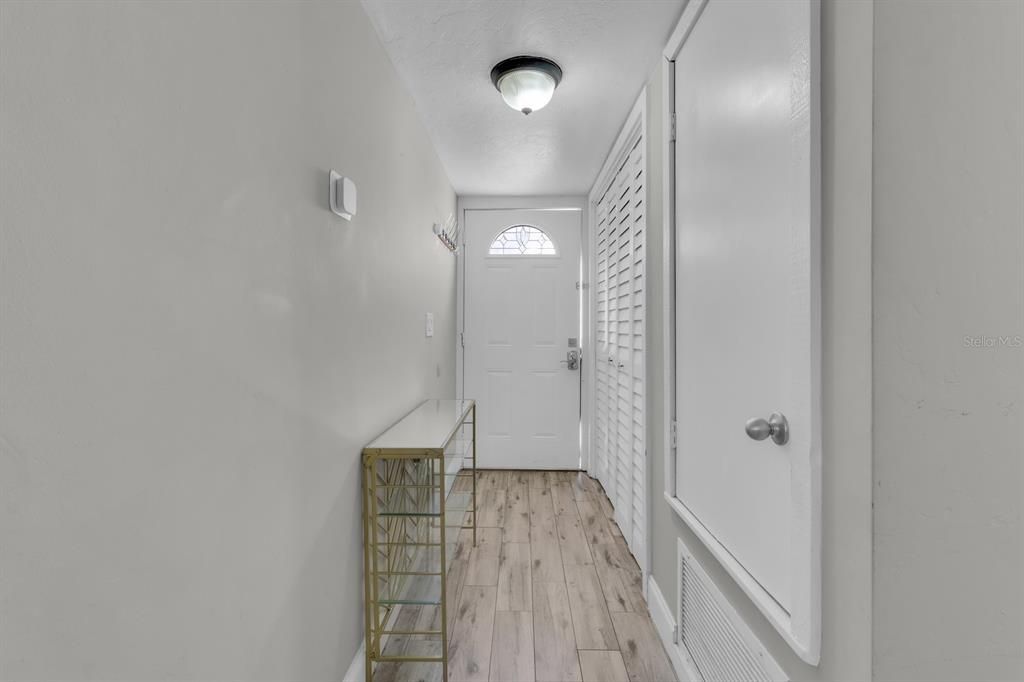 На продажу: $245,000 (2 спален, 2 ванн, 1599 Квадратных фут)