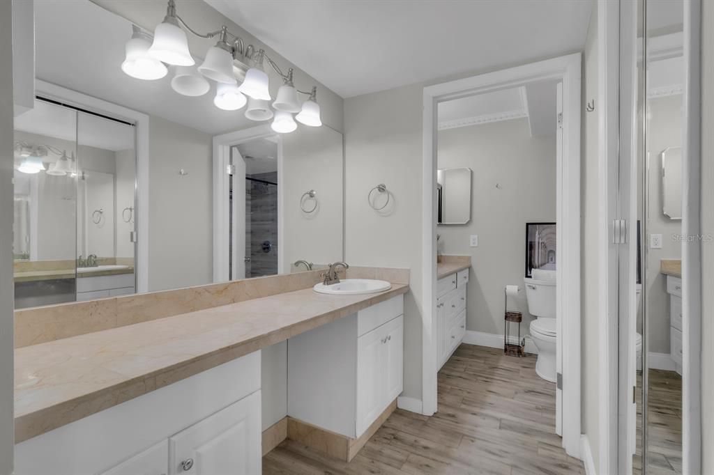 На продажу: $245,000 (2 спален, 2 ванн, 1599 Квадратных фут)