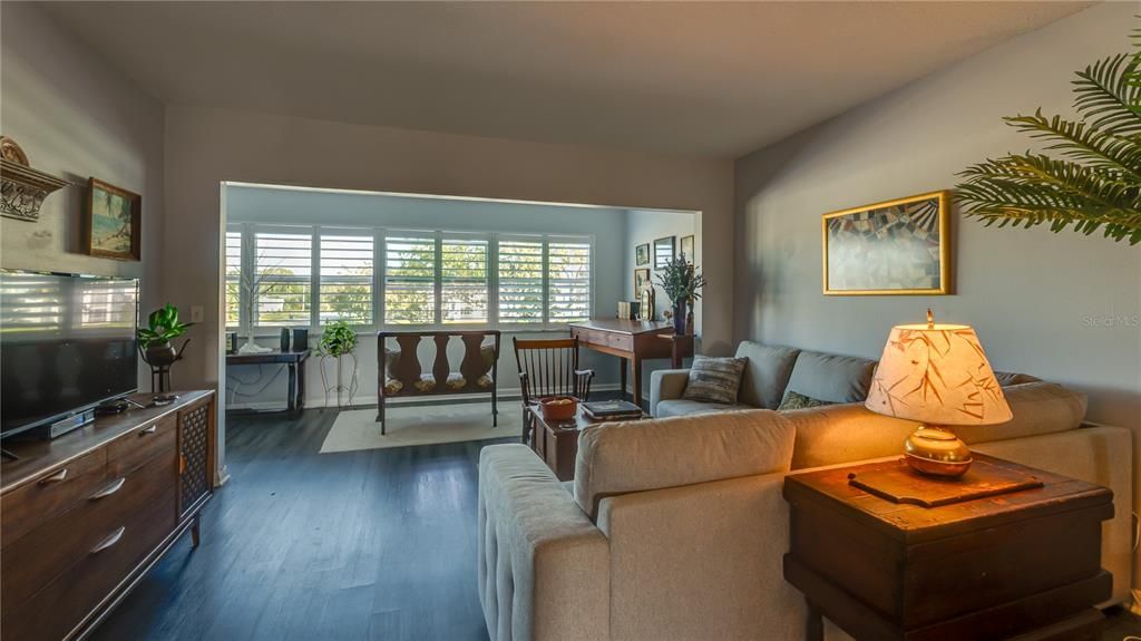 待售: $224,900 (2 贝兹, 2 浴室, 1305 平方英尺)