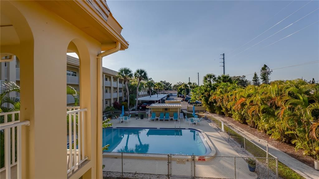 待售: $224,900 (2 贝兹, 2 浴室, 1305 平方英尺)