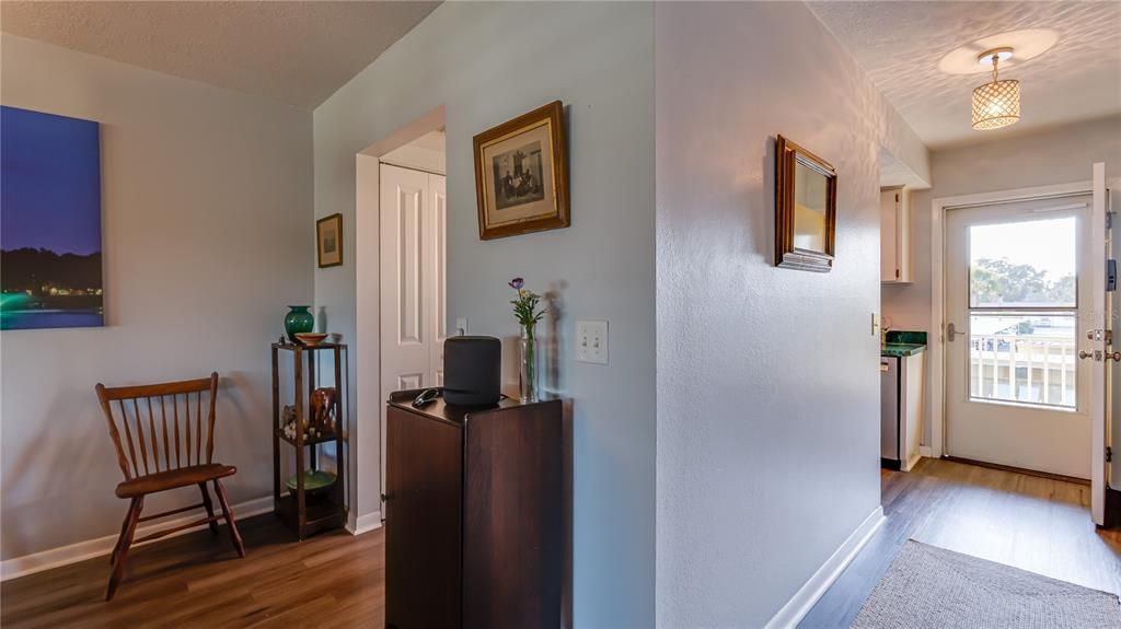 待售: $224,900 (2 贝兹, 2 浴室, 1305 平方英尺)