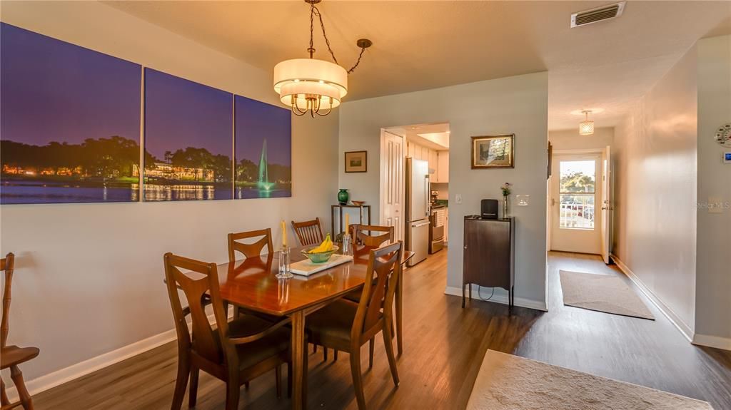 待售: $224,900 (2 贝兹, 2 浴室, 1305 平方英尺)