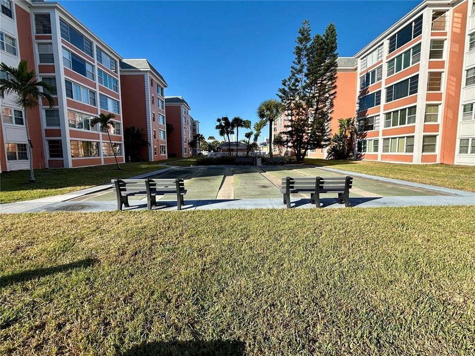 待售: $139,000 (2 贝兹, 2 浴室, 1150 平方英尺)