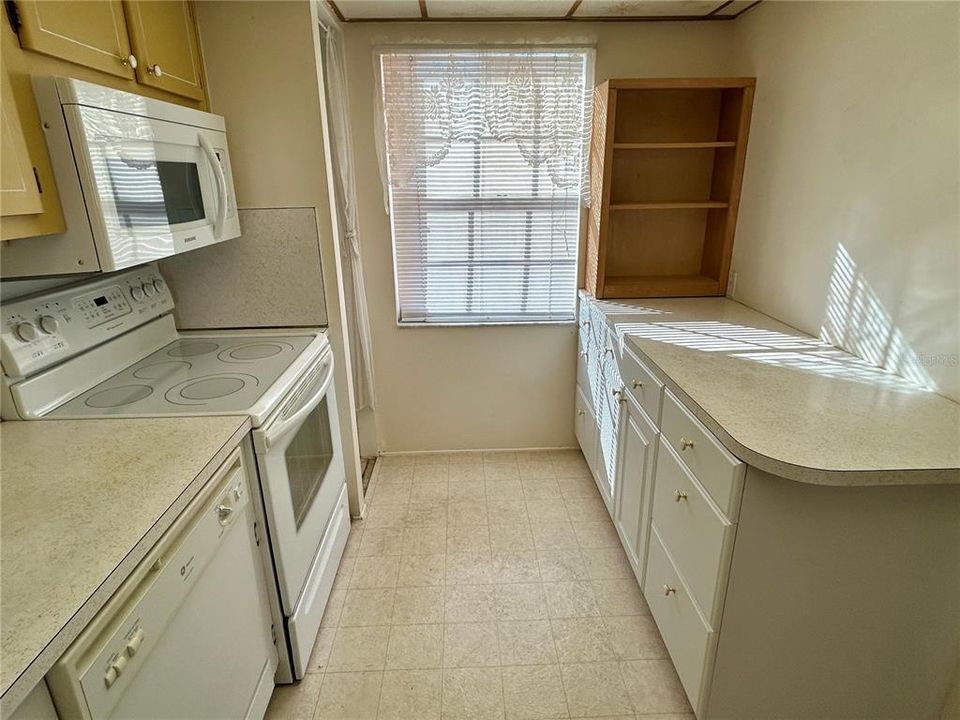 待售: $139,000 (2 贝兹, 2 浴室, 1150 平方英尺)