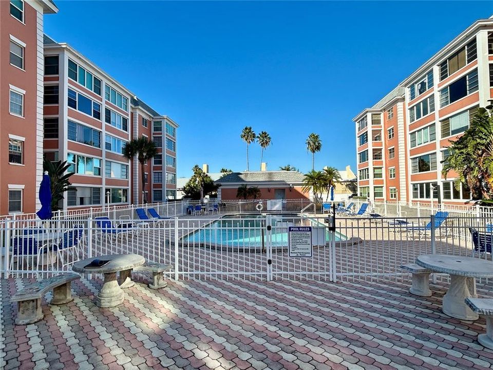 待售: $139,000 (2 贝兹, 2 浴室, 1150 平方英尺)