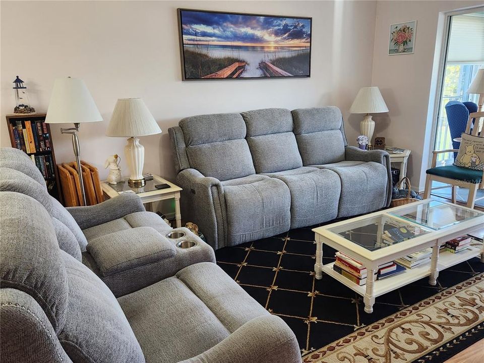 В аренду: $3,700 (2 спален, 2 ванн, 1042 Квадратных фут)