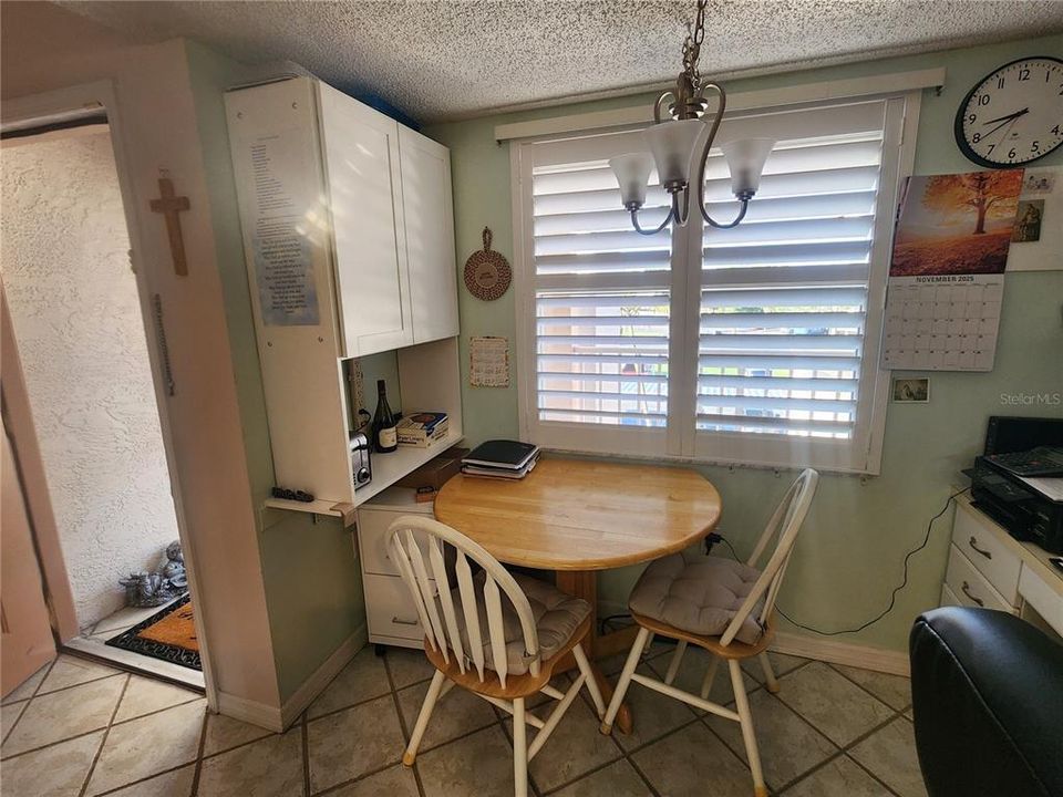 В аренду: $3,700 (2 спален, 2 ванн, 1042 Квадратных фут)