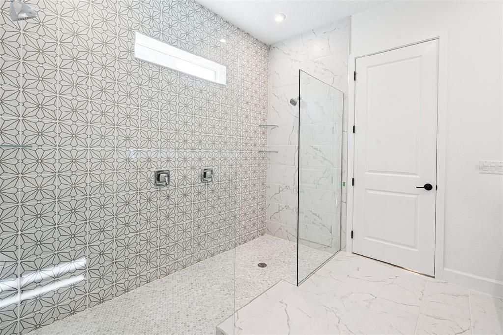 En Venta: $987,990 (3 camas, 2 baños, 2193 Pies cuadrados)