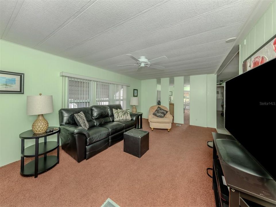 For Sale: $134,900 (2 beds, 2 baths, 1152 Square Feet)