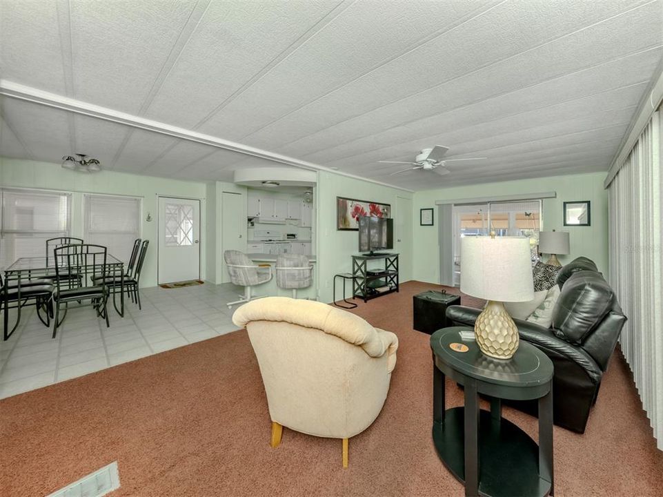 For Sale: $134,900 (2 beds, 2 baths, 1152 Square Feet)