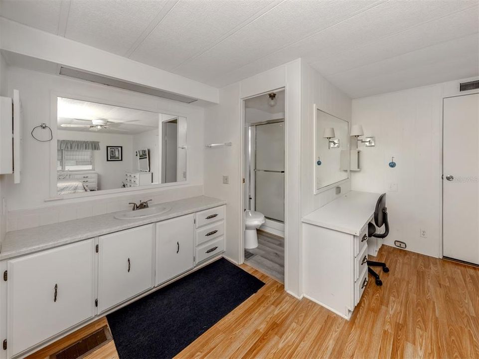 For Sale: $134,900 (2 beds, 2 baths, 1152 Square Feet)