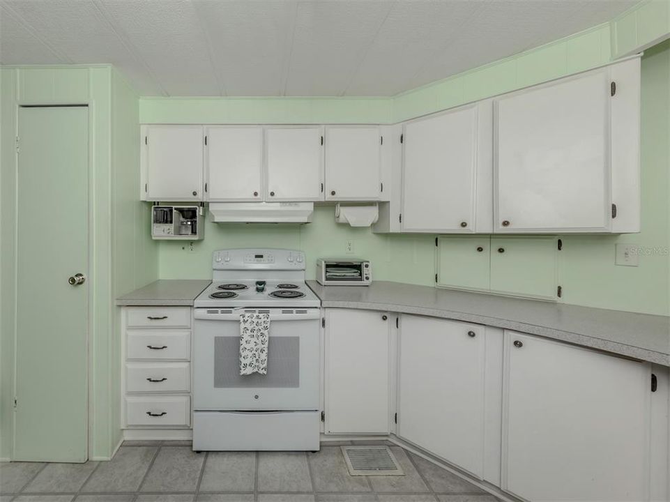 For Sale: $134,900 (2 beds, 2 baths, 1152 Square Feet)