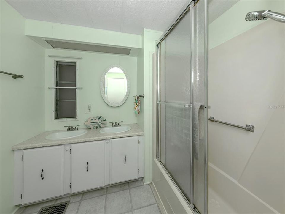 For Sale: $134,900 (2 beds, 2 baths, 1152 Square Feet)