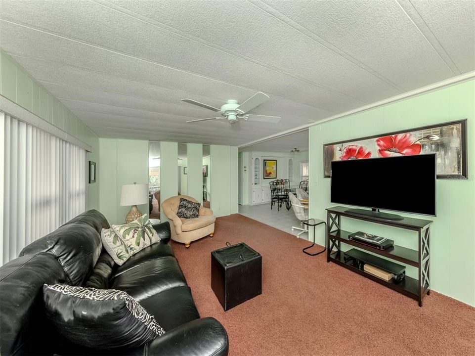 For Sale: $134,900 (2 beds, 2 baths, 1152 Square Feet)