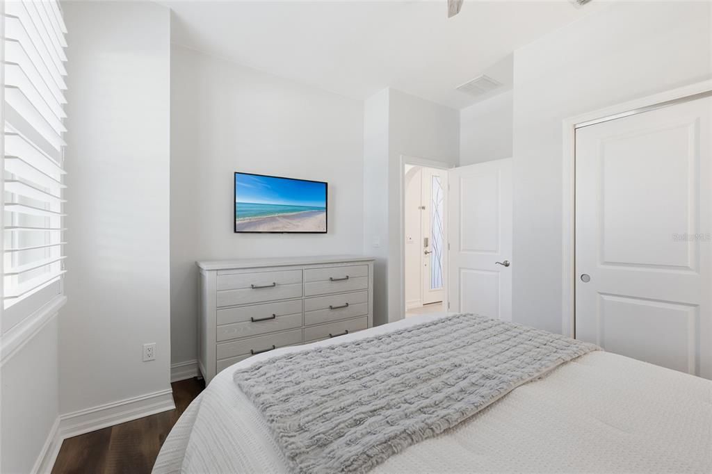 For Sale: $649,000 (3 beds, 3 baths, 2192 Square Feet)