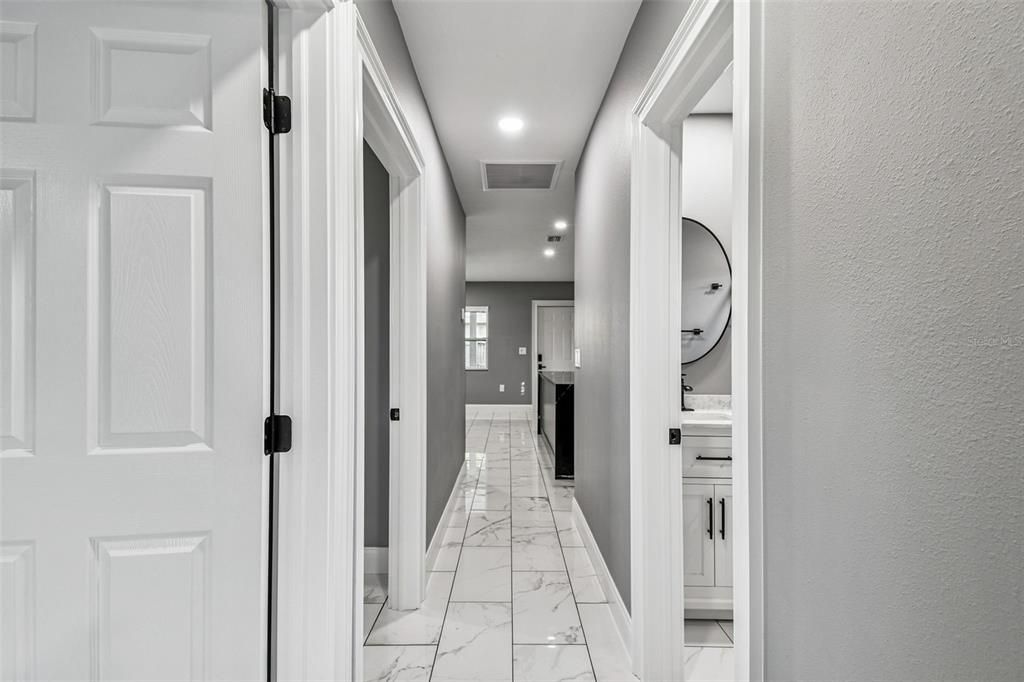 For Sale: $375,000 (3 beds, 2 baths, 1052 Square Feet)