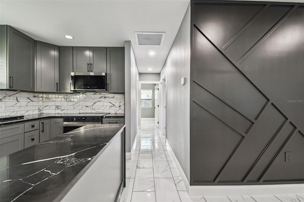 For Sale: $375,000 (3 beds, 2 baths, 1052 Square Feet)