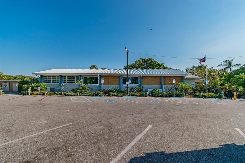 For Sale: $375,000 (3 beds, 2 baths, 1052 Square Feet)