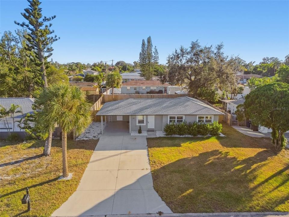 For Sale: $375,000 (3 beds, 2 baths, 1052 Square Feet)