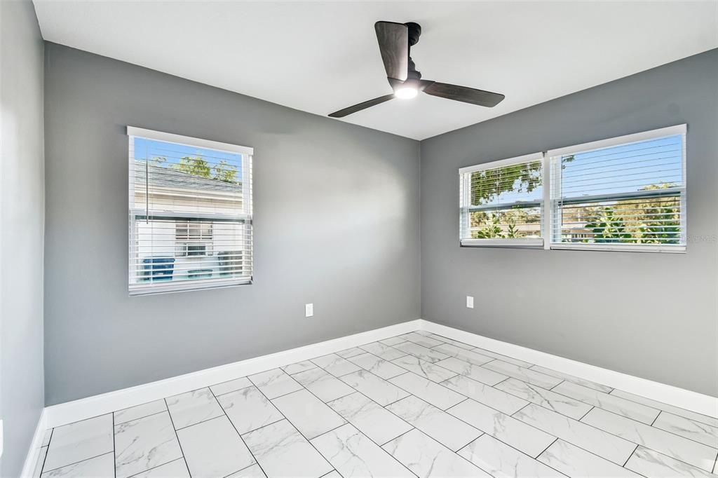 For Sale: $375,000 (3 beds, 2 baths, 1052 Square Feet)