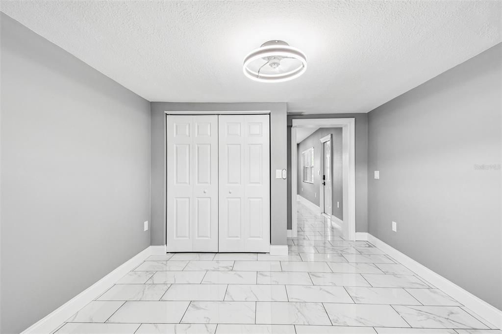 For Sale: $375,000 (3 beds, 2 baths, 1052 Square Feet)