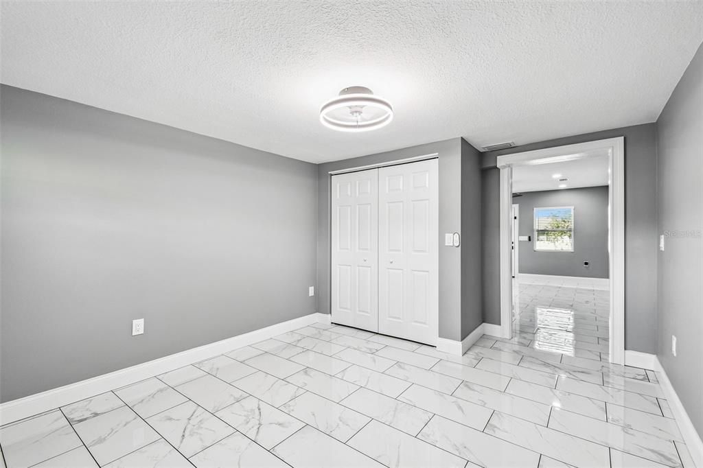 For Sale: $375,000 (3 beds, 2 baths, 1052 Square Feet)