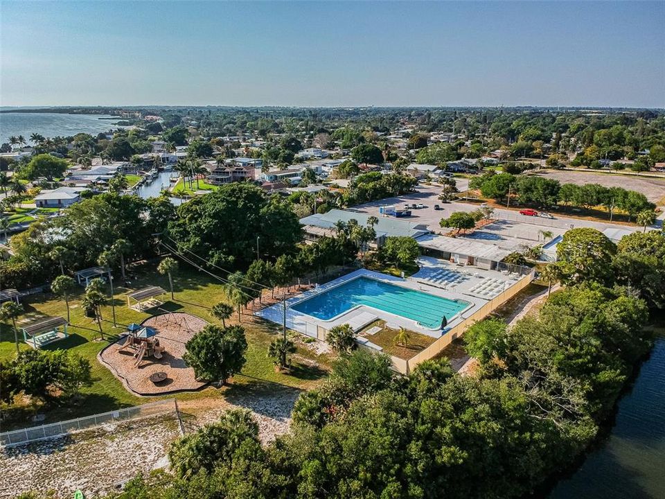 For Sale: $375,000 (3 beds, 2 baths, 1052 Square Feet)