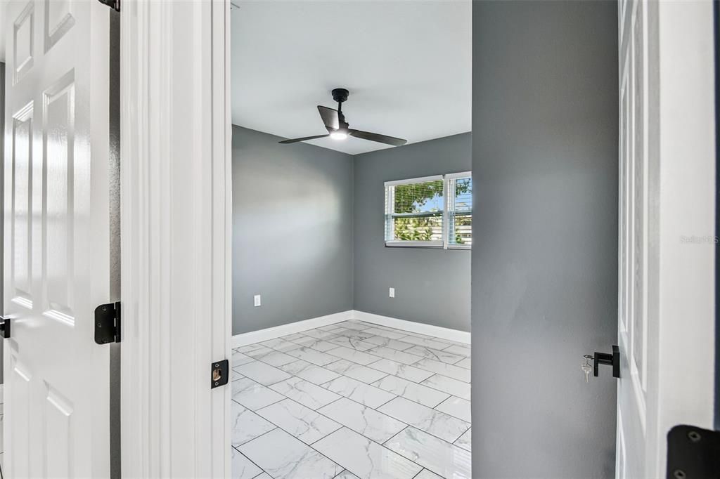 For Sale: $375,000 (3 beds, 2 baths, 1052 Square Feet)