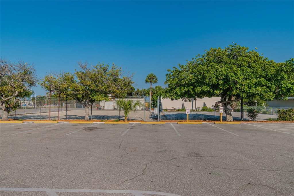 For Sale: $375,000 (3 beds, 2 baths, 1052 Square Feet)