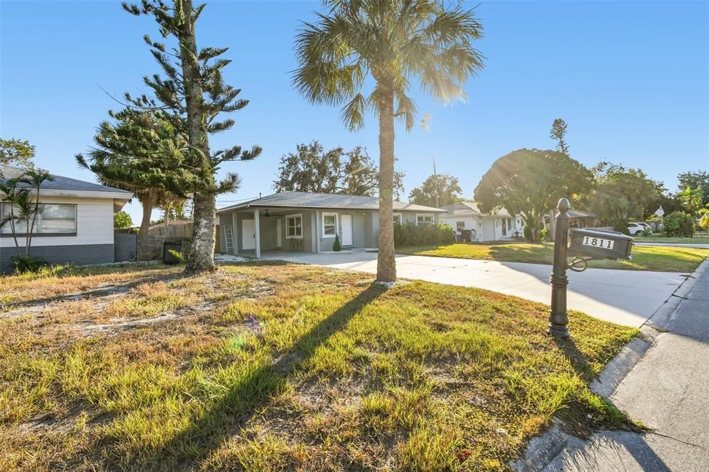 For Sale: $375,000 (3 beds, 2 baths, 1052 Square Feet)