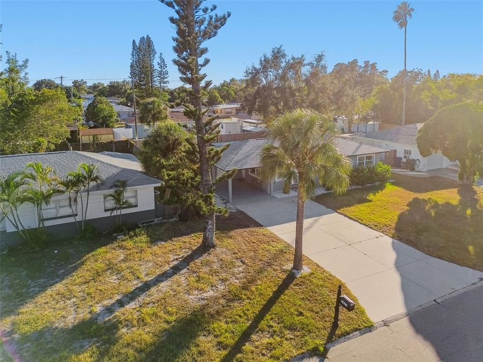 For Sale: $375,000 (3 beds, 2 baths, 1052 Square Feet)