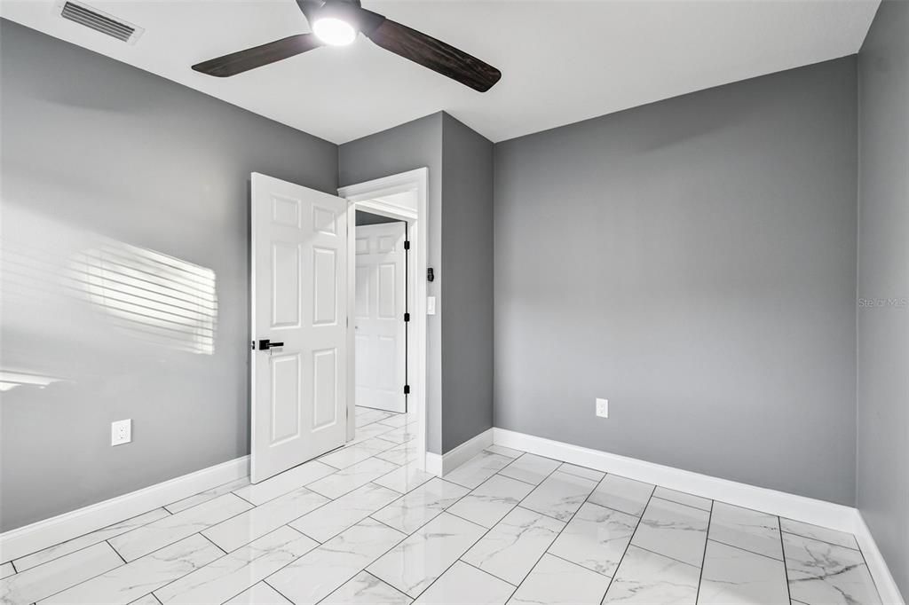 For Sale: $375,000 (3 beds, 2 baths, 1052 Square Feet)