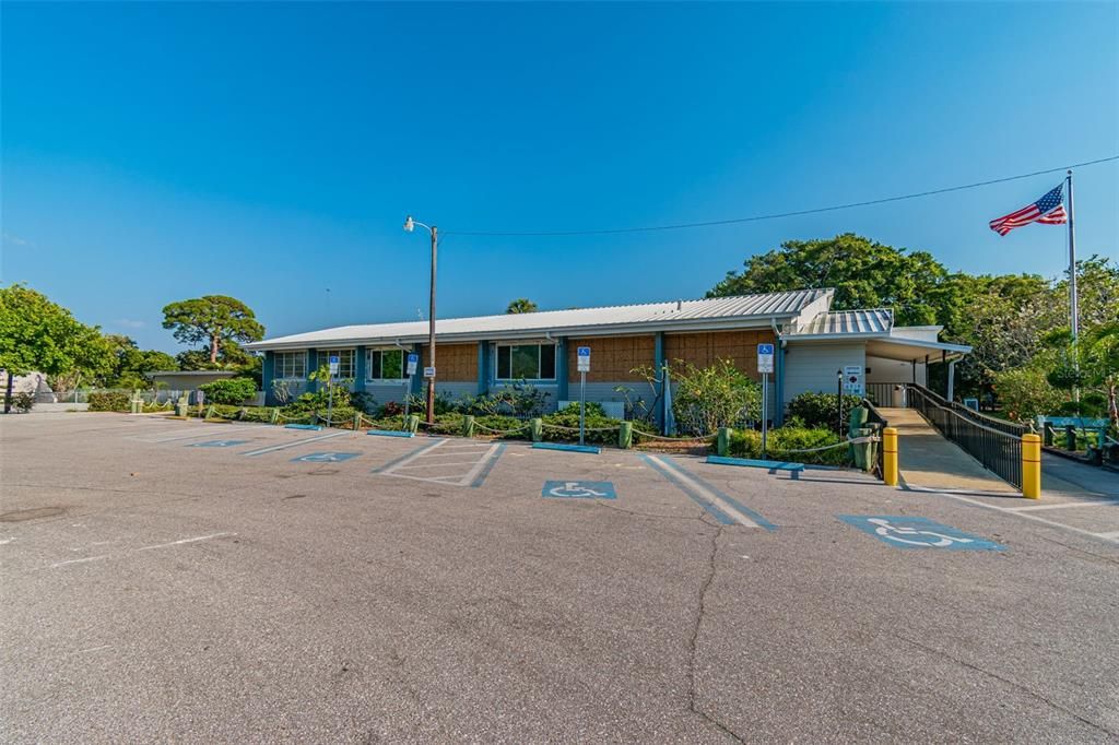 For Sale: $375,000 (3 beds, 2 baths, 1052 Square Feet)