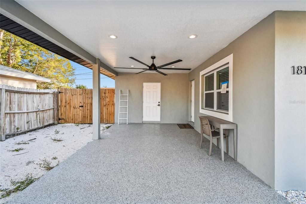 For Sale: $375,000 (3 beds, 2 baths, 1052 Square Feet)