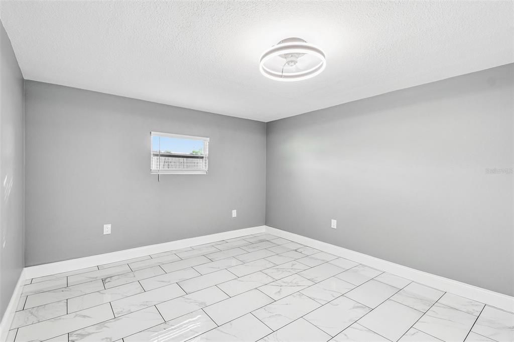 For Sale: $375,000 (3 beds, 2 baths, 1052 Square Feet)