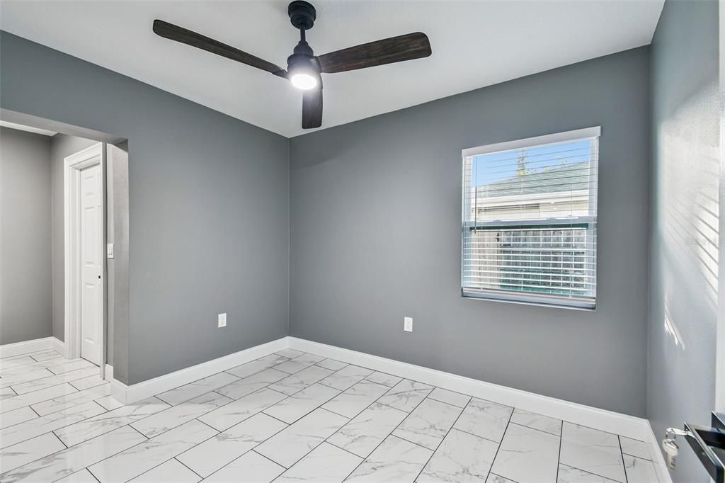 For Sale: $375,000 (3 beds, 2 baths, 1052 Square Feet)