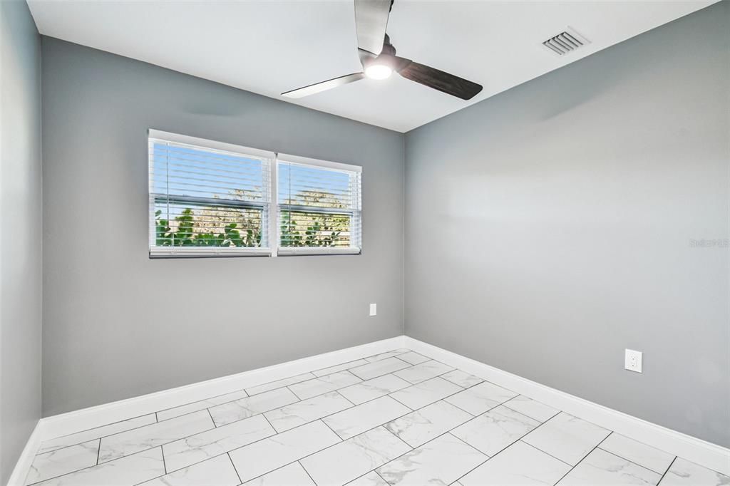 For Sale: $375,000 (3 beds, 2 baths, 1052 Square Feet)