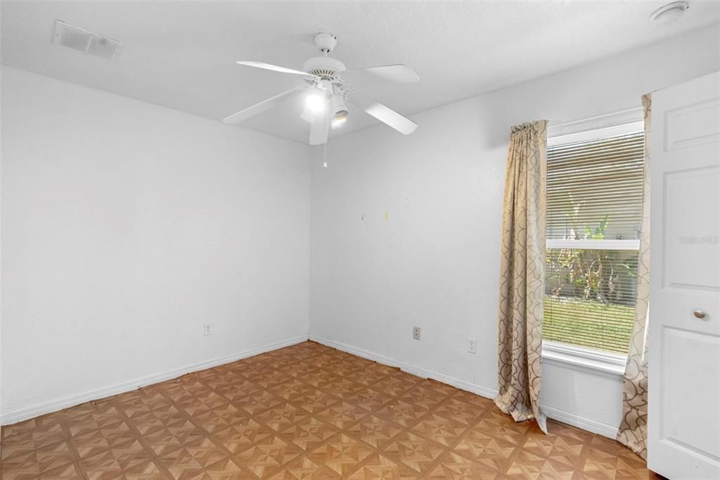 For Sale: $280,000 (3 beds, 2 baths, 1204 Square Feet)