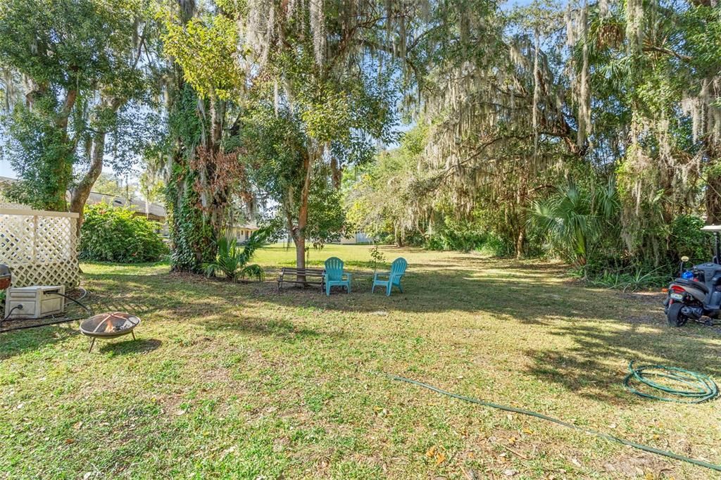 For Sale: $280,000 (3 beds, 2 baths, 1204 Square Feet)