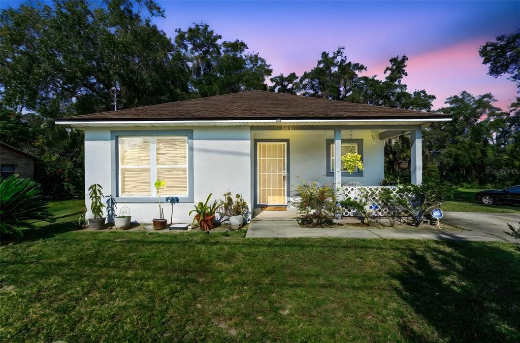 For Sale: $280,000 (3 beds, 2 baths, 1204 Square Feet)